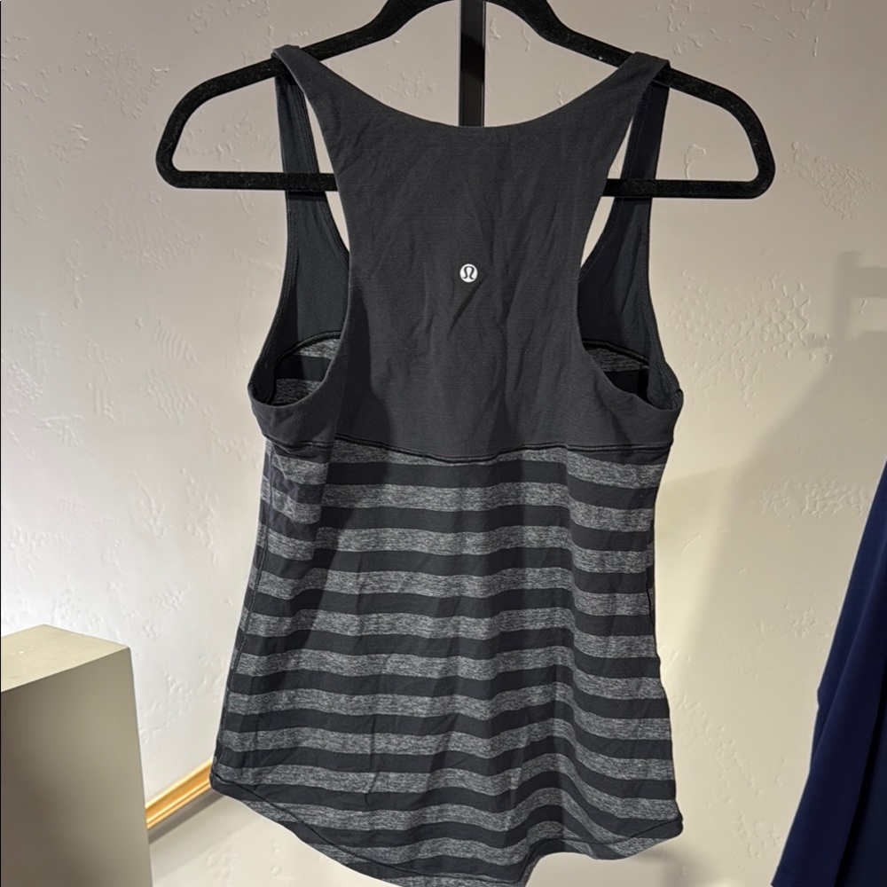 Lululemon Athletica Black and Gray Fitted Tank Top - Picture 2 of 3